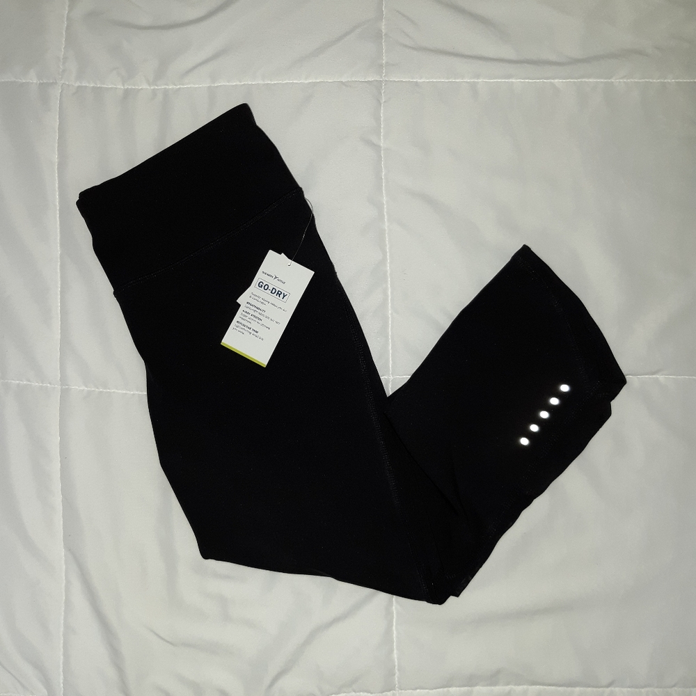 Old Navy Womens Cropped Leggings Size M Black NWT